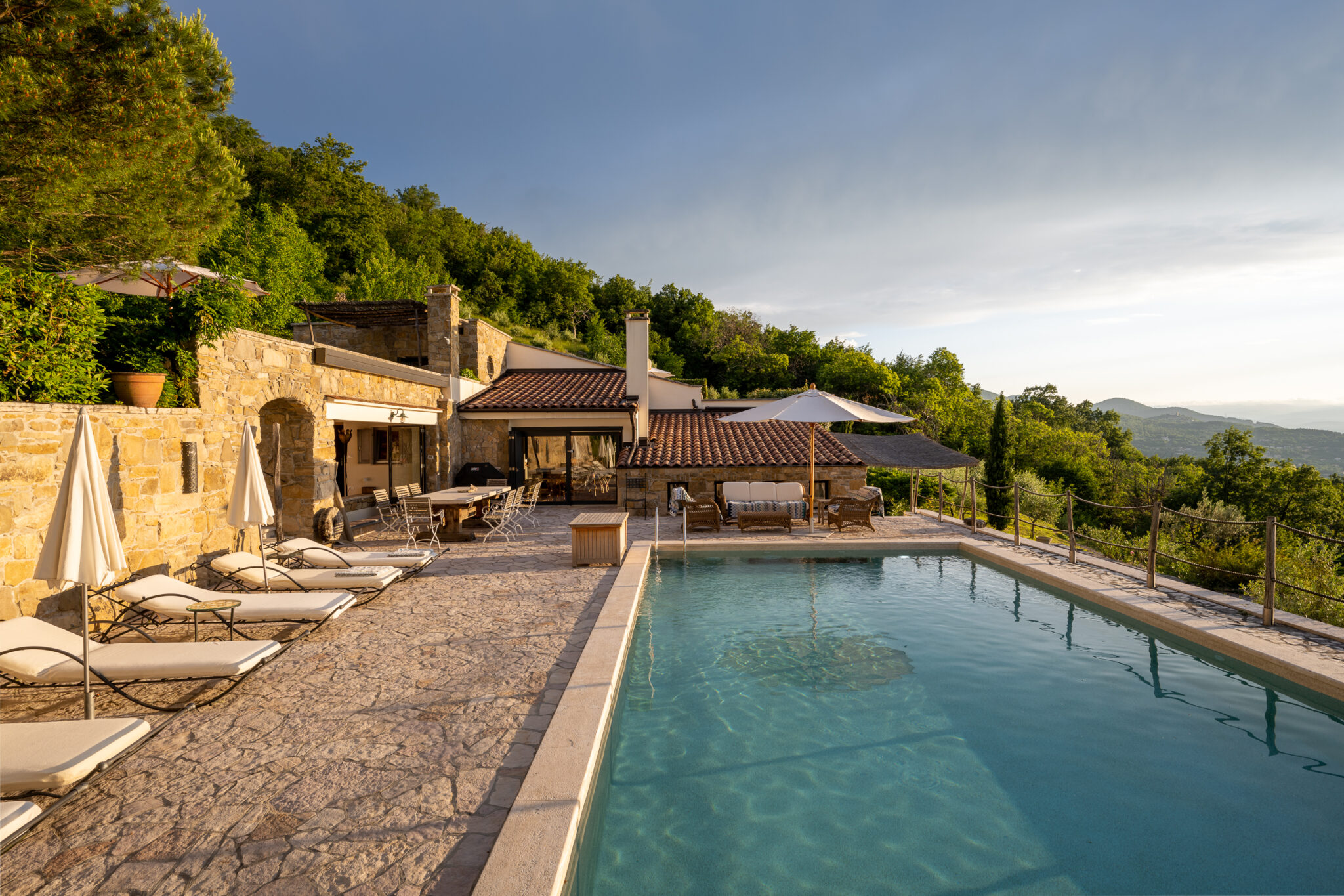 Villa Evelina Terrasse mit Pool und Meerblick